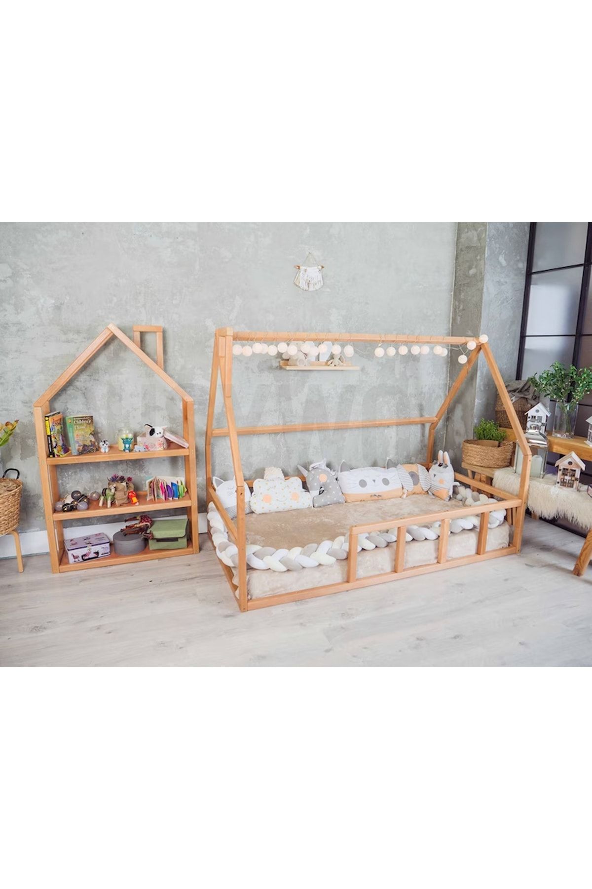 Yere sıfır çatılı model Ahşap Montessori Karyola Masif Ahşap Karyola tree-104