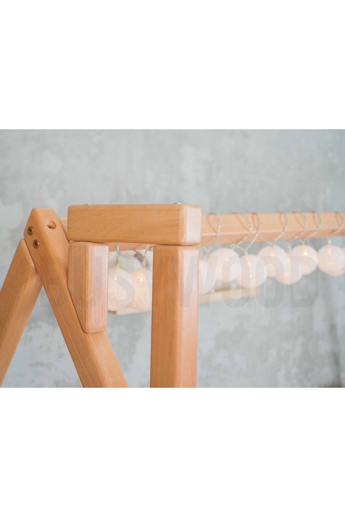 Yere sıfır çatılı model Ahşap Montessori Karyola Masif Ahşap Karyola tree-104